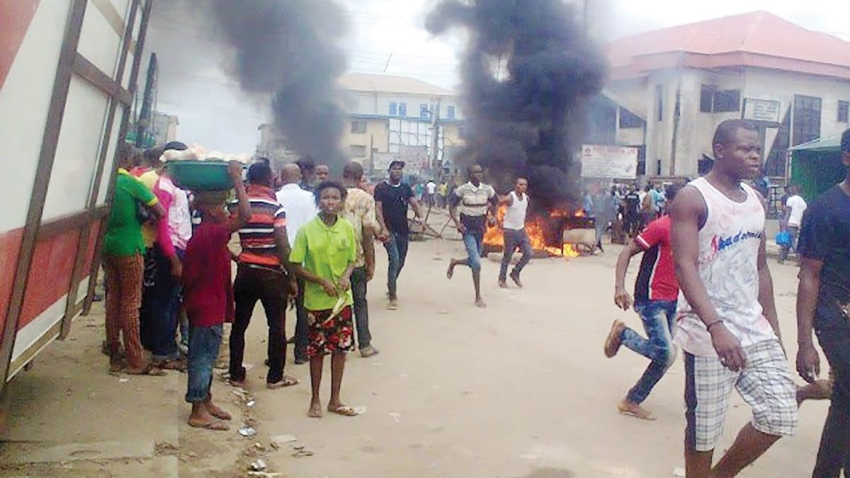 Angry Mob sets 2 suspected robbers ablaze in Delta