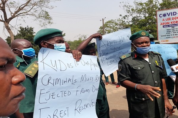 Protest rocks Akure in supports of Akeredolu’s vacation order to Herdsmen