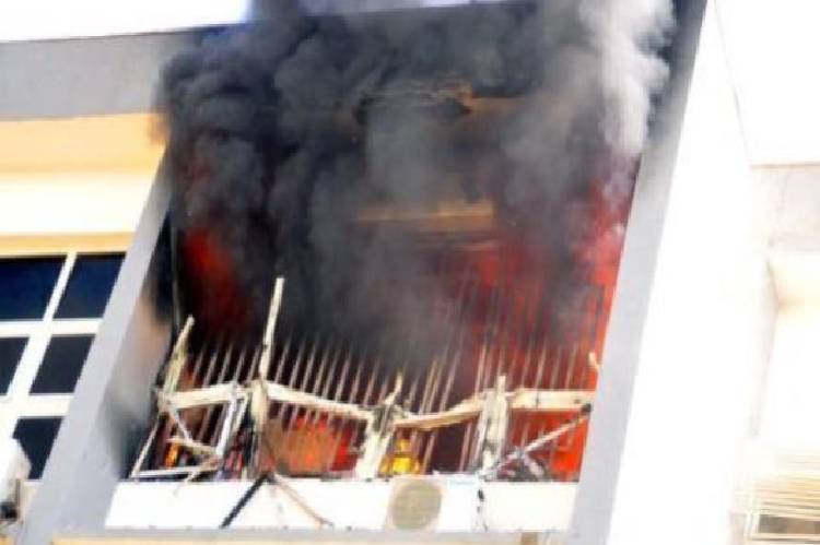 Fire razes Nigeria Immigration Service headquarters