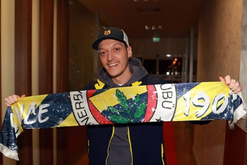 Mesut Ozil completes Fenerbahce move