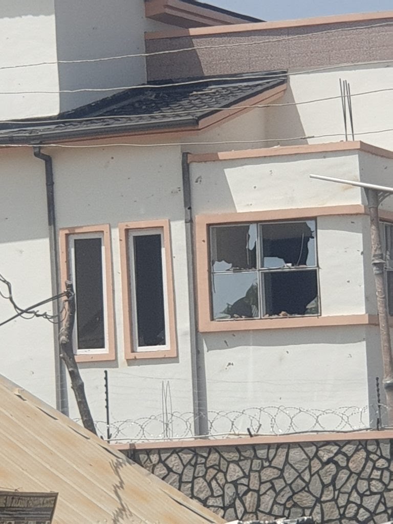 Traders destroy Niger deputy governor’s house over demolition of their shops