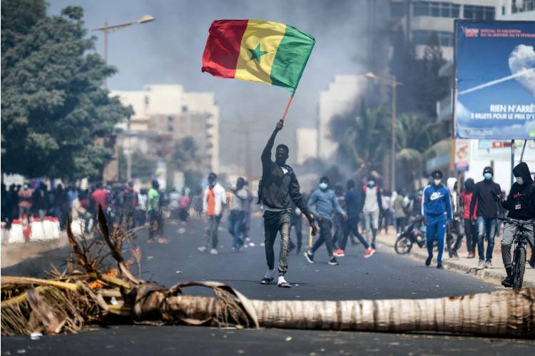 Senegal shuts schools amid violent unrest