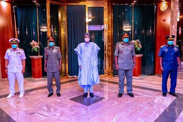 Buhari decorates new Service Chiefs (Pictures)
