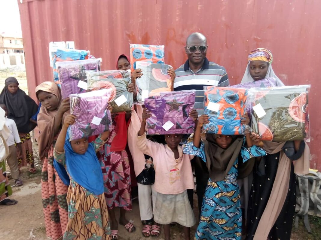 Sallah: Pastor Share new Wrappers, Clothes to poor Muslims, orphans, widows, IDPs in Kaduna, others