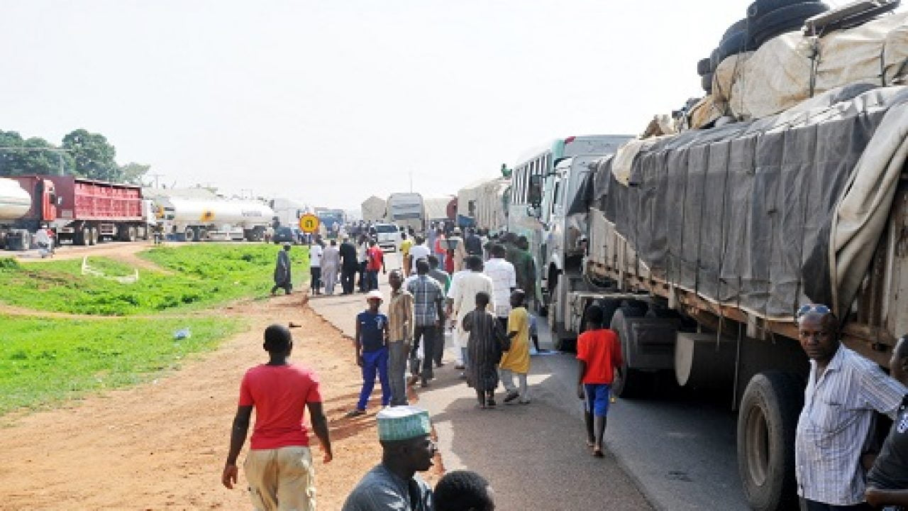 Insecurity: Protesting villagers block Kaduna-Abuja highway