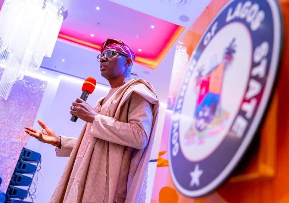 PHOTOS: Sanwo-Olu Presents Cars To Outstanding Lagos Civil Servants