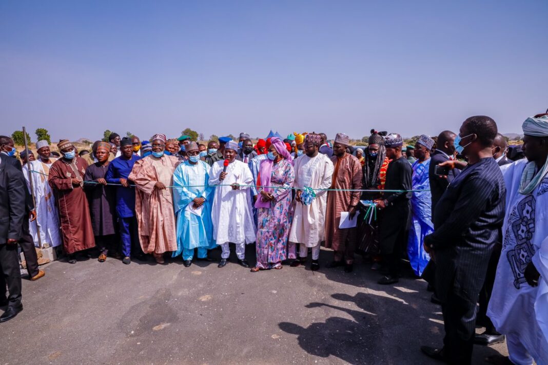 Governor Lalong Installs Ra’an Jahr; Joins Women Affairs Minister To Commission Erosion Control Project