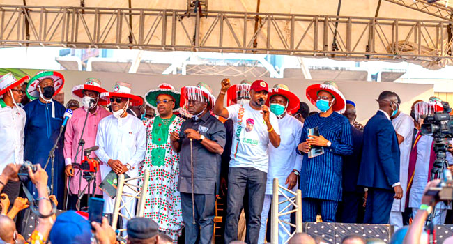 PDP Chairman, Governors Receive Jide Adediran, Other Ex-APC Members In Lagos