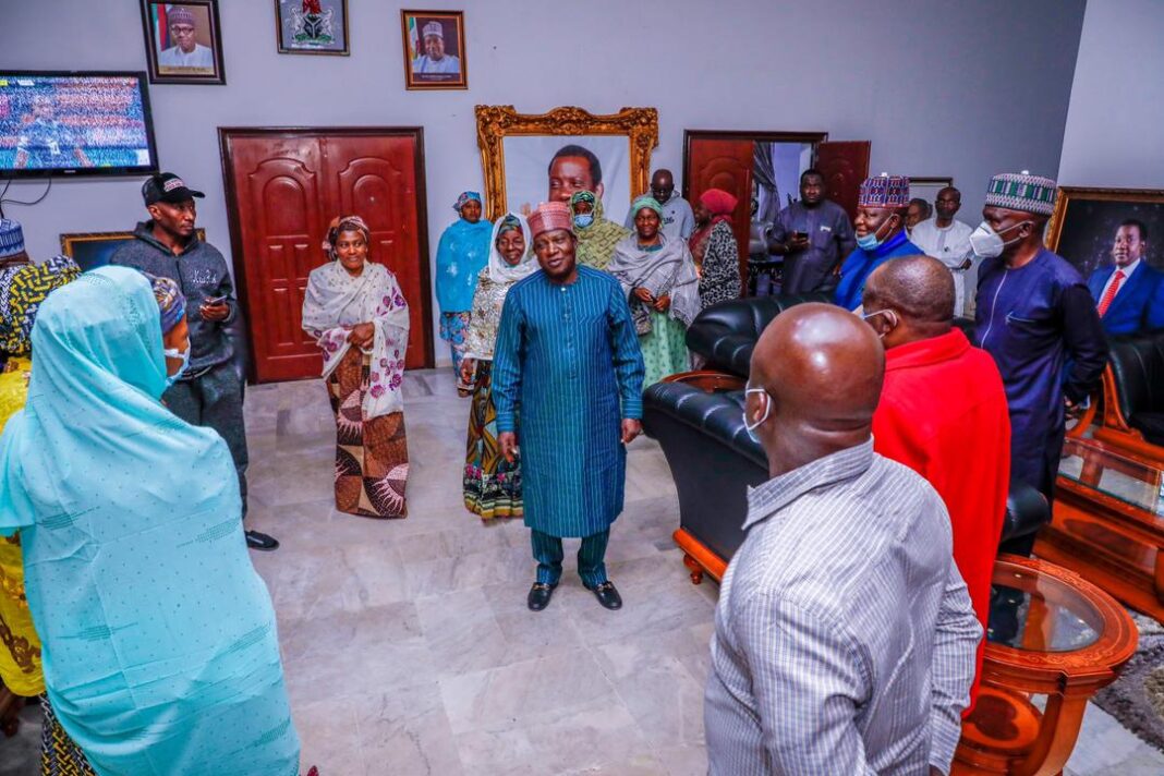 Governor Lalong Meets Family Of First Republic Politician, Chief Michael Audu Buba; Says He Deserves Better Recognition