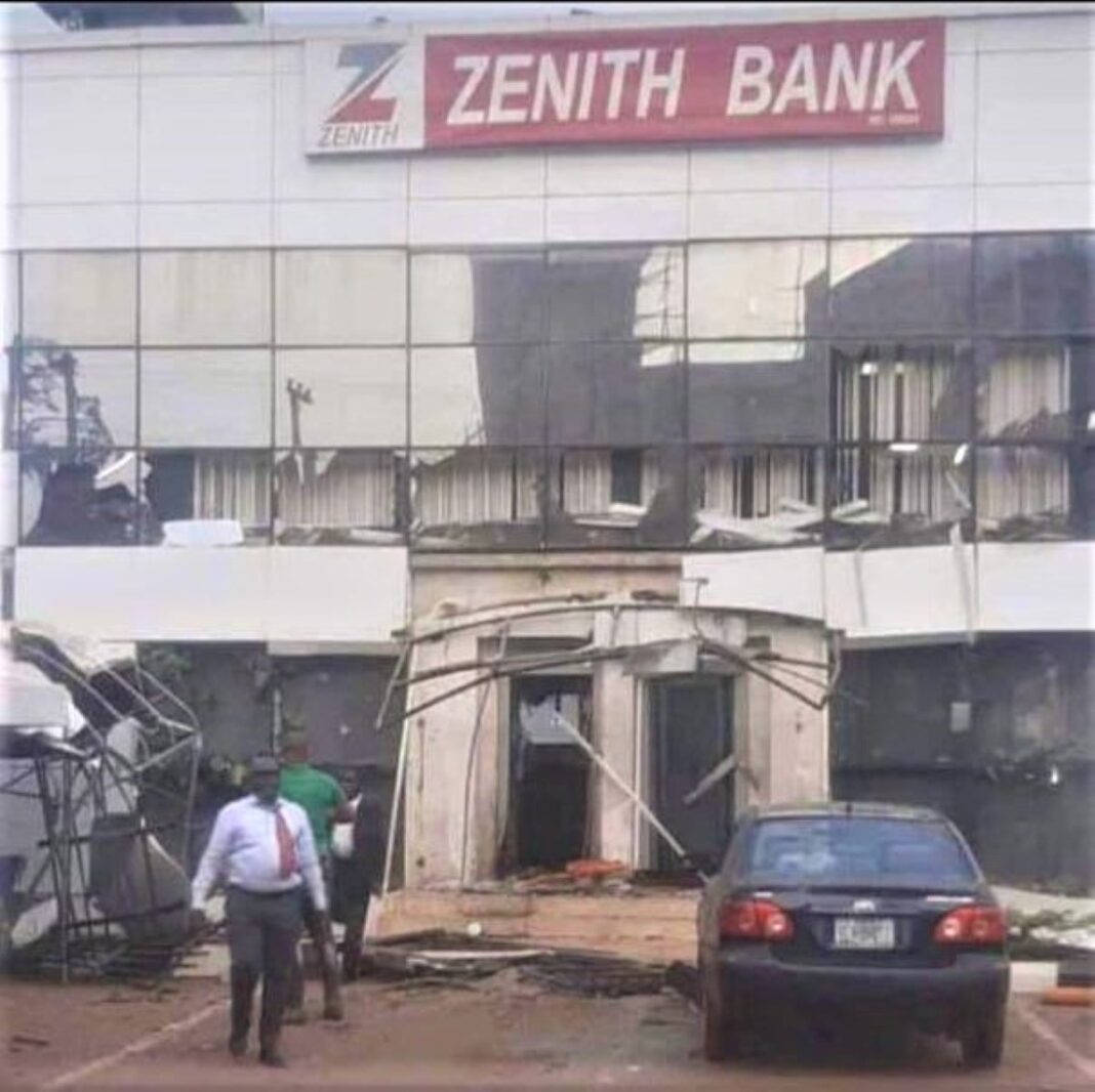Uromi: Black day in Edo as Armed Robbers hit 4 banks, kill Scores