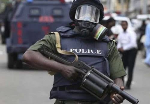 BREAKING: Gunshots as two NURTW factions clash in Agbado, Lagos