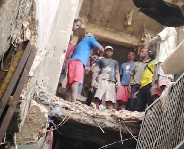 Three  die in Onitsha market building collapse