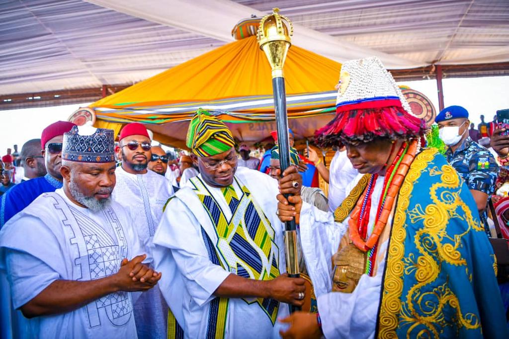 Gov. Bello Presents New Attah Igala Staff office, Tasks Royal Fathers On Unity, Devt. In Kogi