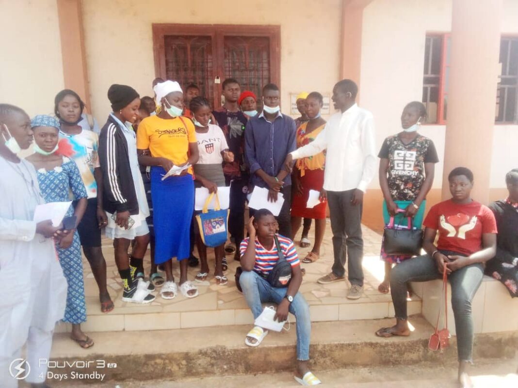 Kaduna: Foundation purchase UTME forms for 60 students