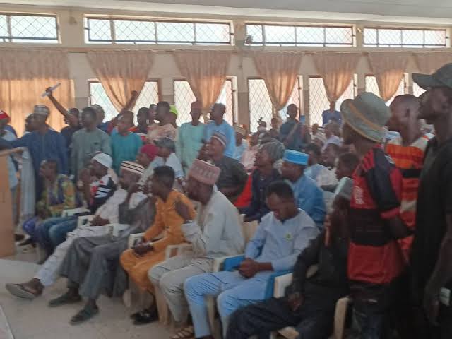Senator Goje empowers 1,000 youths with N30m
