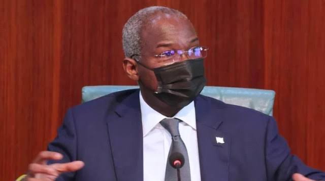 Fashola restates 2nd Niger Bridge 2022 completion date, blames IPOB