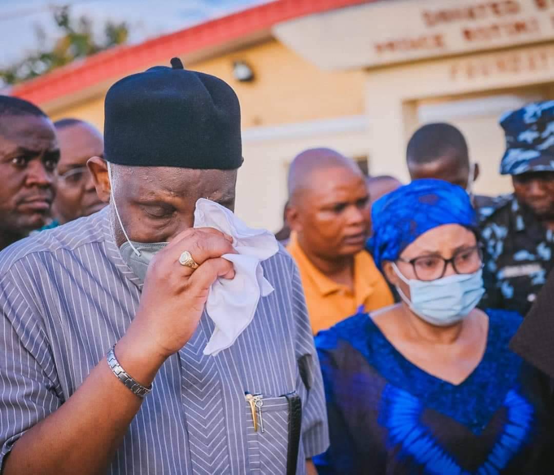 Akeredolu Visits Scene Of Owo Church Attack, Survivors In Hospitals