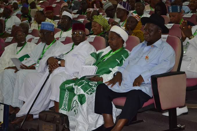 Asaba Monarch frowns at SDP presidential candidate for delaying over 3 hours