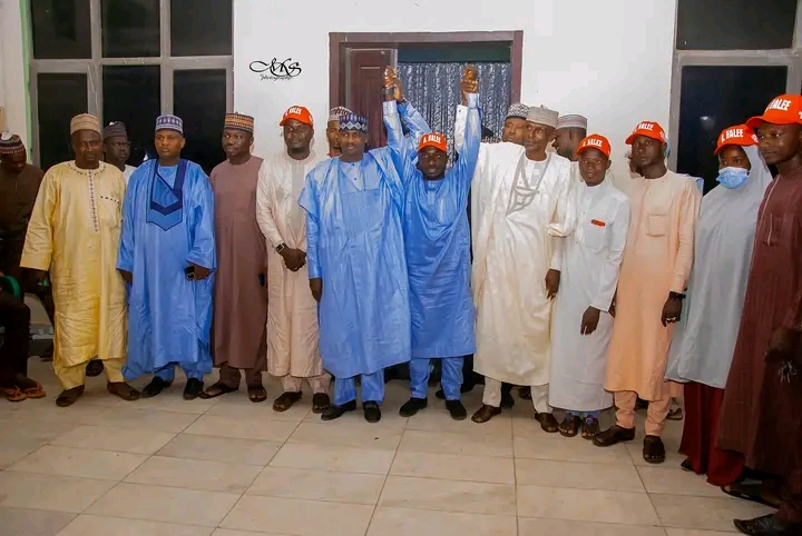 Sokoto PDP In Dilemma As Chairman Of Matawalle Support Organization Alongside 725 Members Defect To APC