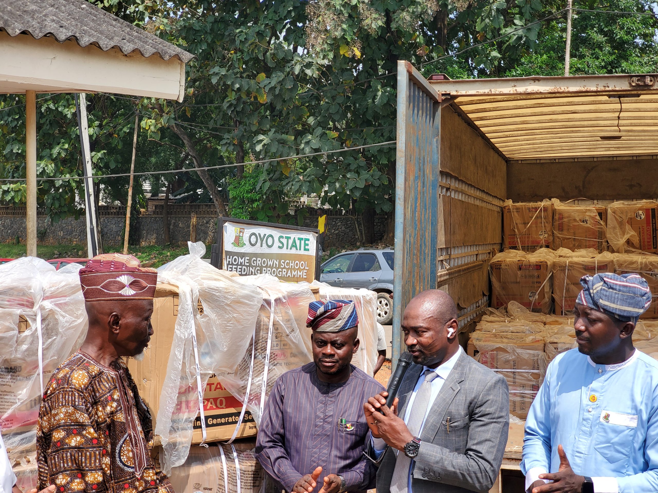 Primary Healthcare: Oyo Government Presents Generators to 351 PHCs