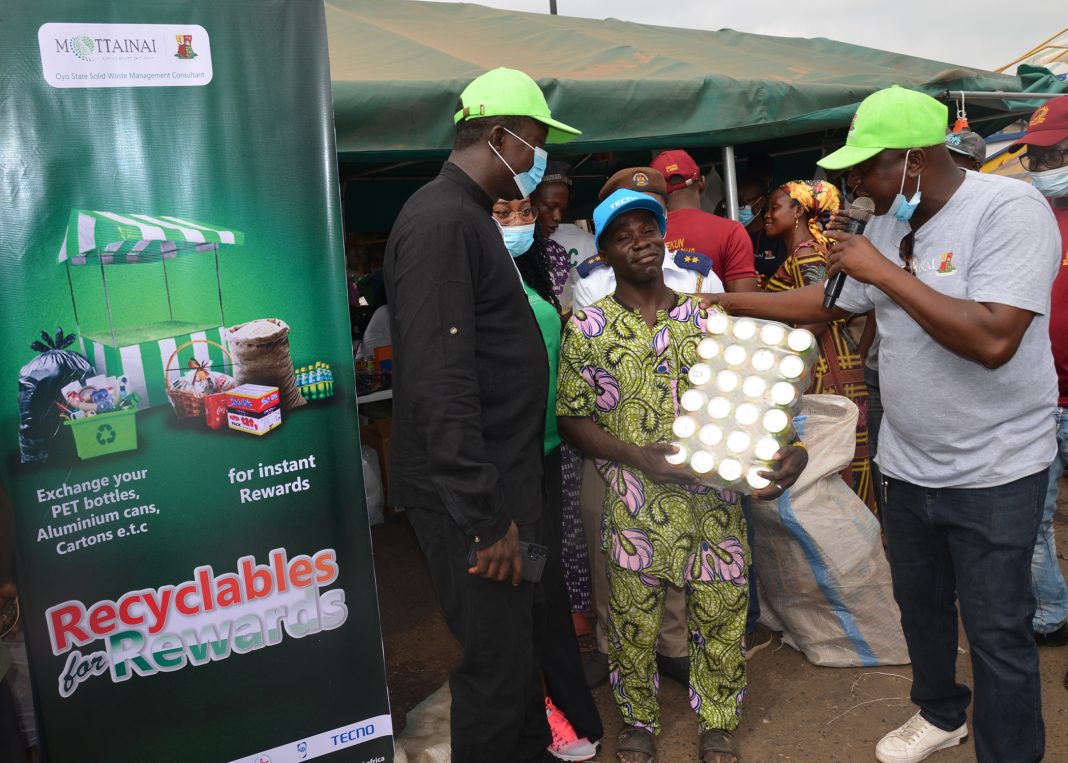 <strong>Ibadan Traders Win Gifts, As Mottainai, Oyo Govt. ‘Recyclables for Reward Drive’ Recover 2 Tonnes of Waste</strong>