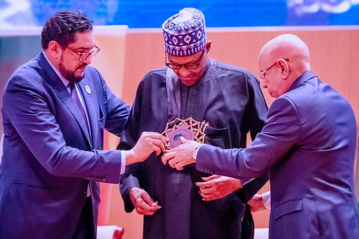PHOTOS: Buhari Receives Award for Strengthening Peace in Africa