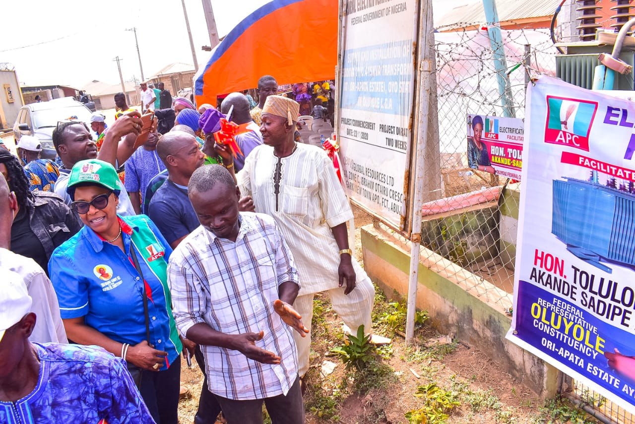 Hon. Akande-Sadipe Commissions More Projects in Oluyole