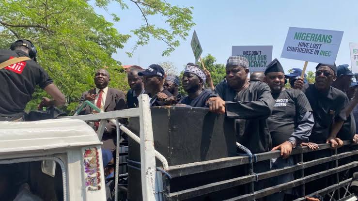 Presidential Result: Atiku, PDP Leaders, Storm INEC Headquarters In Protest
