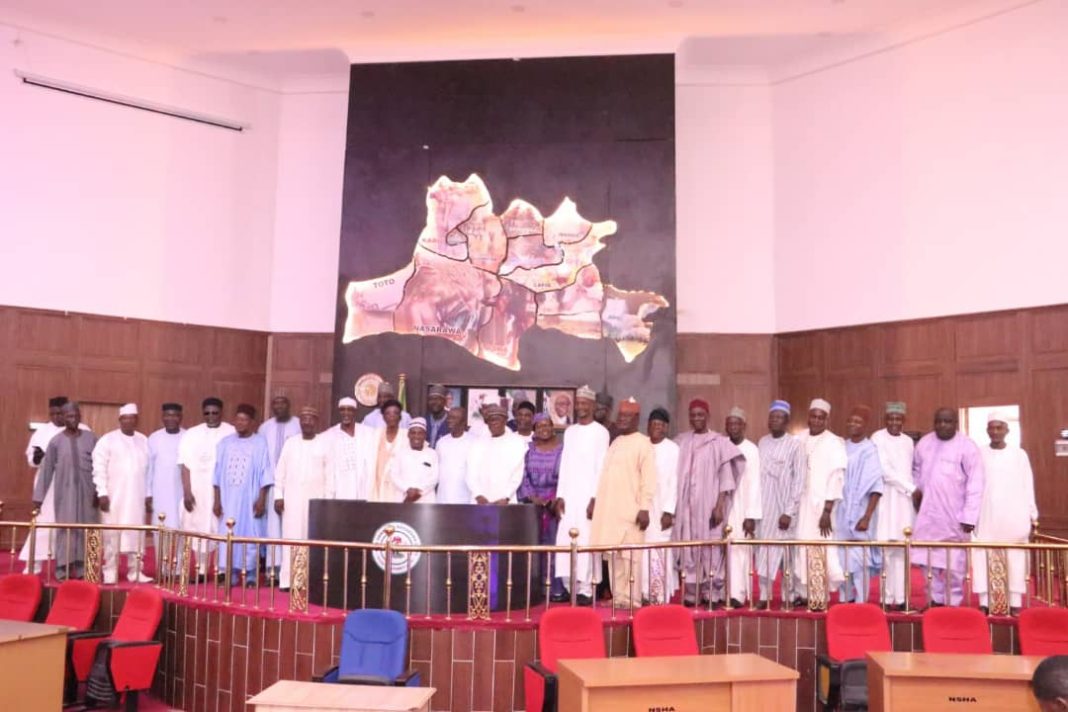 Ex Nasarawa Speaker, Lawmakers pass vote of confidence on Incumbent Speaker, Balarabe Abdullahi