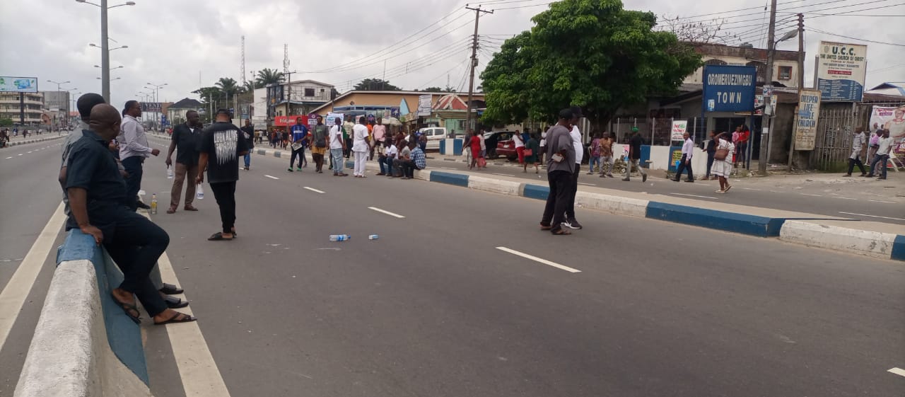 PDP, APC Protesters Clash in Rivers State Over Inspection Of Electoral Materials