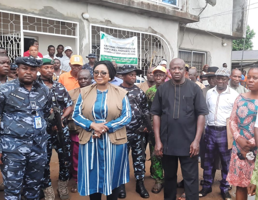 FG donates fishing equipments to Bakassi Returnees, IDPs in A’Ibom