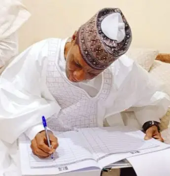 Former Minister, Shagari, Quits PDP to Join APC