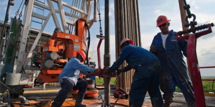 Nigeria’s Crude Oil Production Declines from 2.5 to 1.1 Million Barrels Per Day