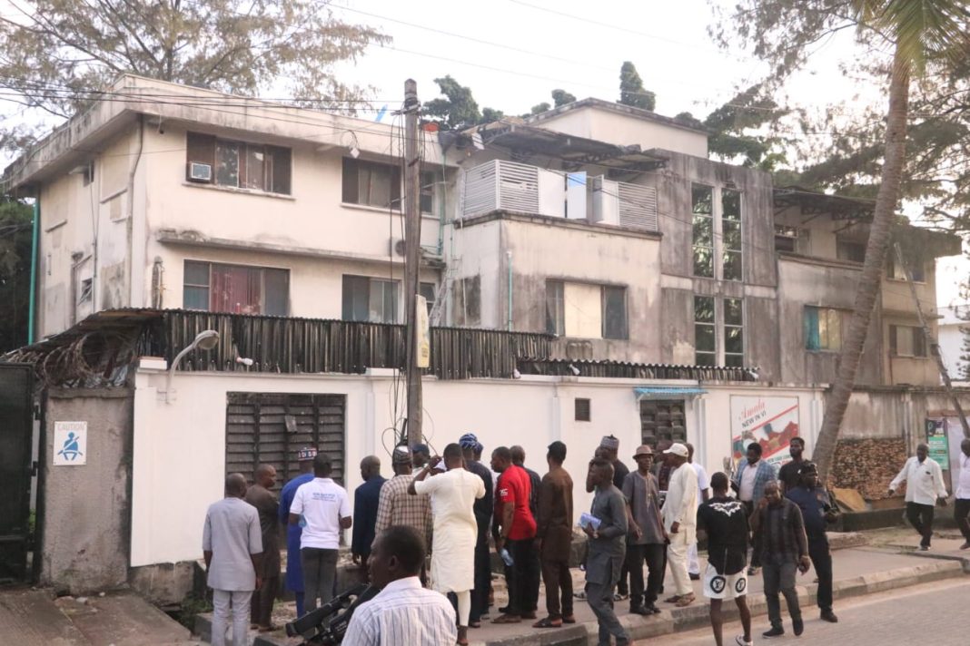 “Nasarawa Assembly Embarks on Fact-Finding Mission to Lagos Regarding the Sale of Liaison Office.”