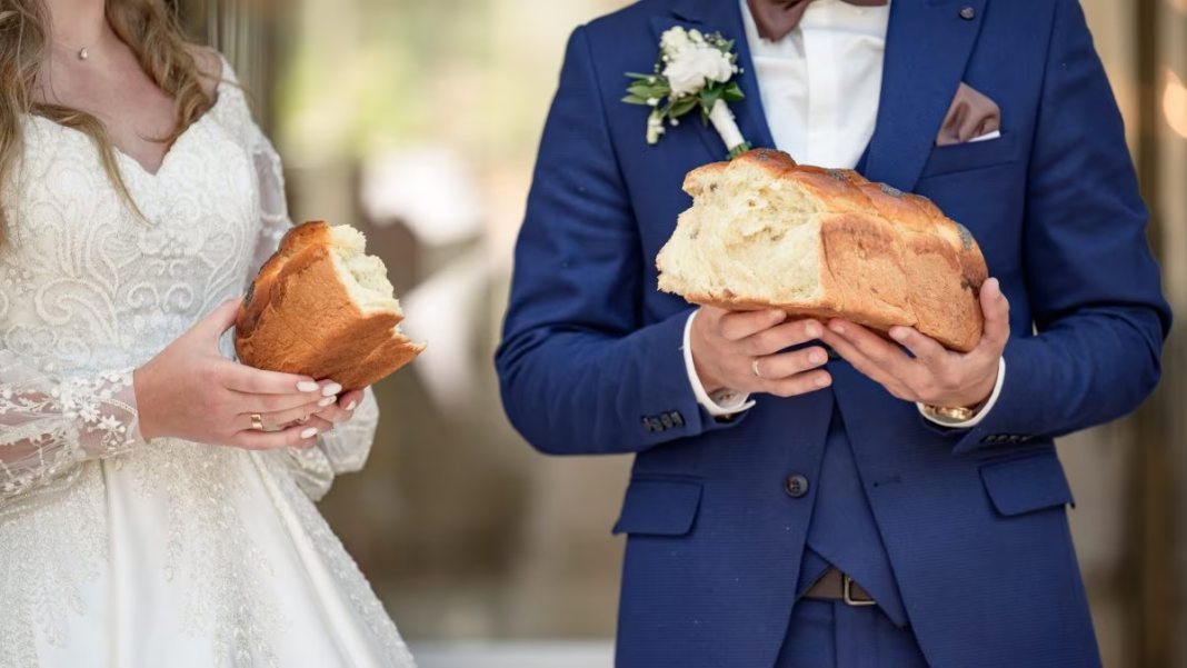5 Fascinating Wedding Food Traditions from Across the Globe