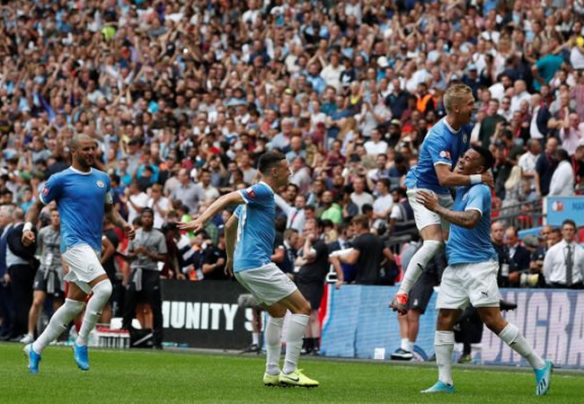 “Premier League Showdown: Liverpool Challenges Man City, Everton Fights for Survival”