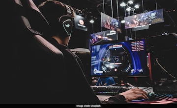 Exhaustion claims the life of a Chinese student engaged in prolonged live-streaming.