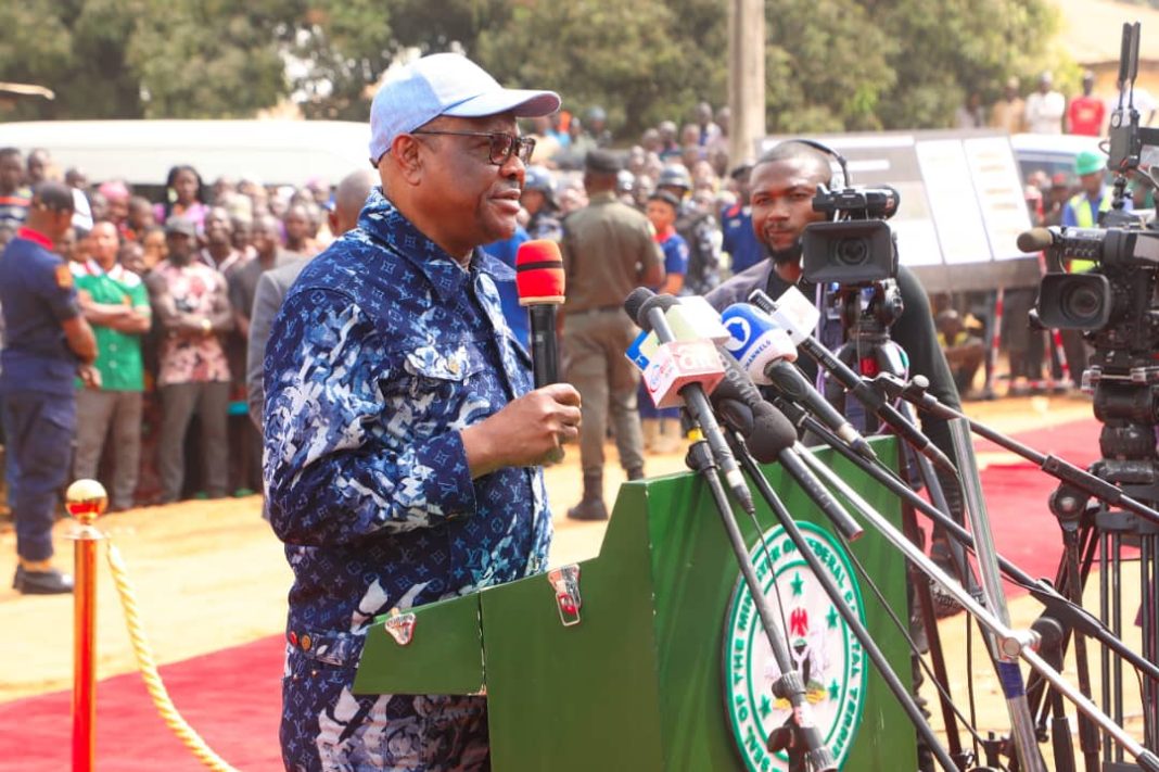 Wike Flags-off 9km Paikon Kore-lbwa road construction in Gwagwalada Area Council