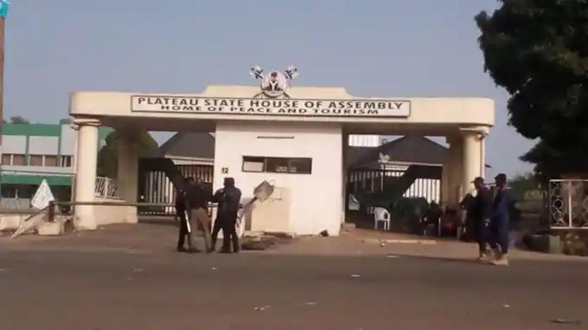Police Tighten Security as PDP and APC Supporters Gather at Plateau Assembly