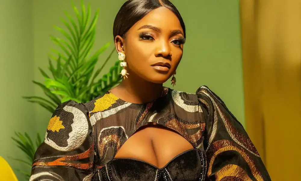 Simi Responds to Fans’ Critique of Her Musical Style