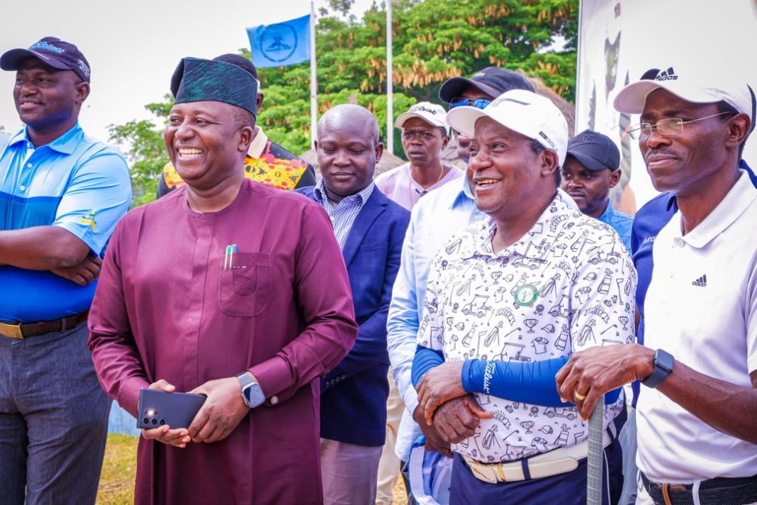 SENATOR LALONG ADMONISHES YOUNG GOLFERS; TEES-OFF JUNIOR GOLF TOURNAMENT AT RAYFIELD CLUB