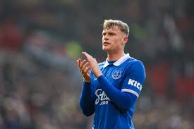 Man Utd Eyes Everton Defender Branthwaite for Defensive Overhaul