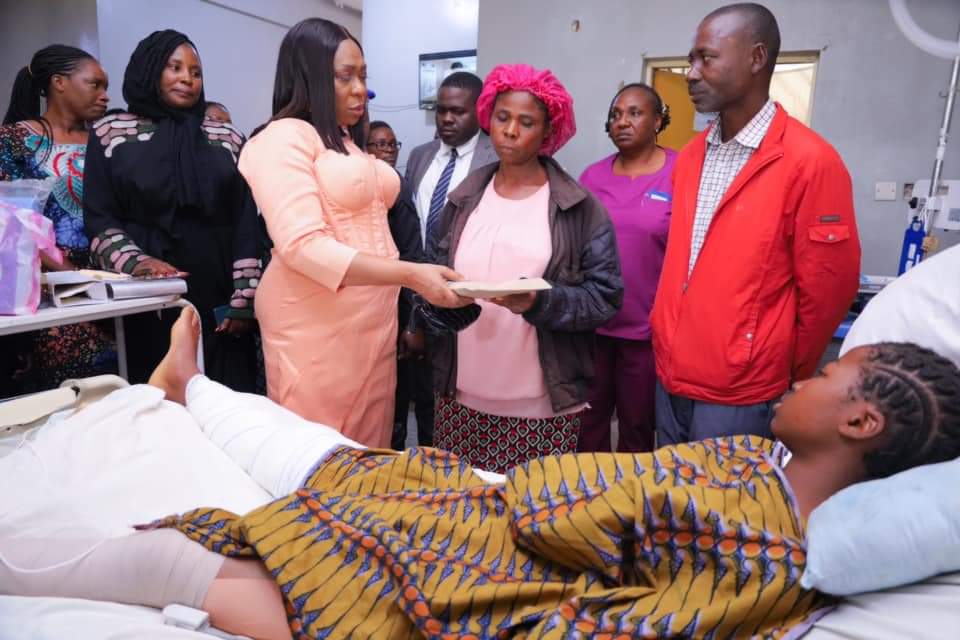 Plateau First Lady Bar Mutfwang Commiserates With Families Of Jos School Collapse