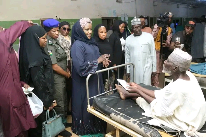 World Humanitarian Day: Sokoto Gov’s Wife Donates Food,financial Support to Patients