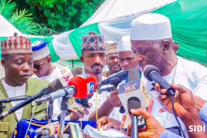 Neman Gafara: Tsohon Gwamna Bafarawa Ya Roki Sakkwatawa Su Yafe Laifin Dake Tsakaninsu