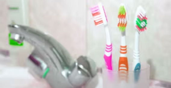 5 Common Objects You Should Remove from Your Bathroom Immediately