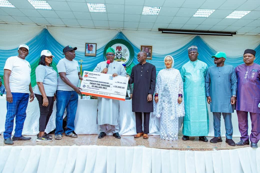 Governor Mutfwang Commissions Tractors, Disburses £250,000 to Ten Communities in Plateau