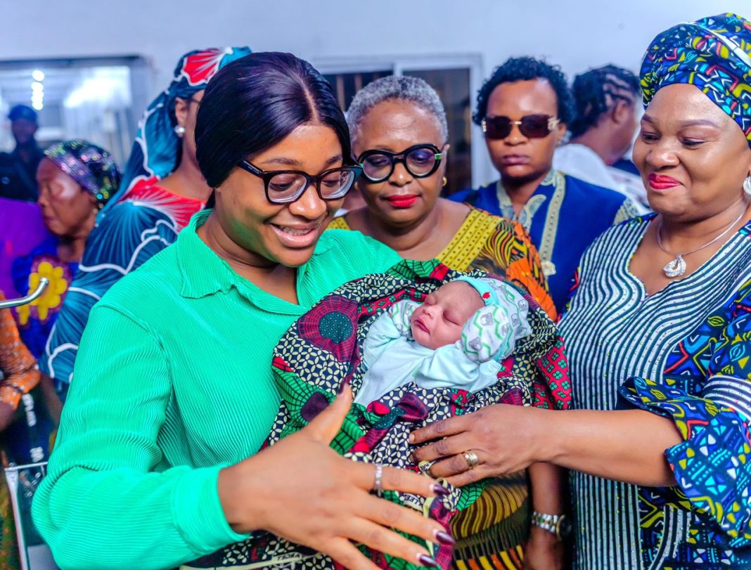A’Ibom First Lady Designate splashes gifts on New Year Baby,110 widows