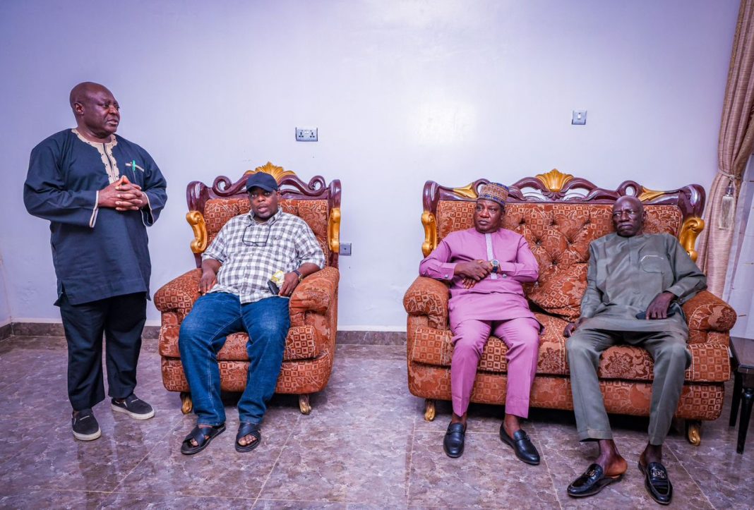 Senator Lalong Consoles Bereaved Families in Jos