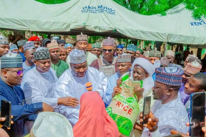 Philanthropist Distributed Food Items Worth N142m In Sokoto